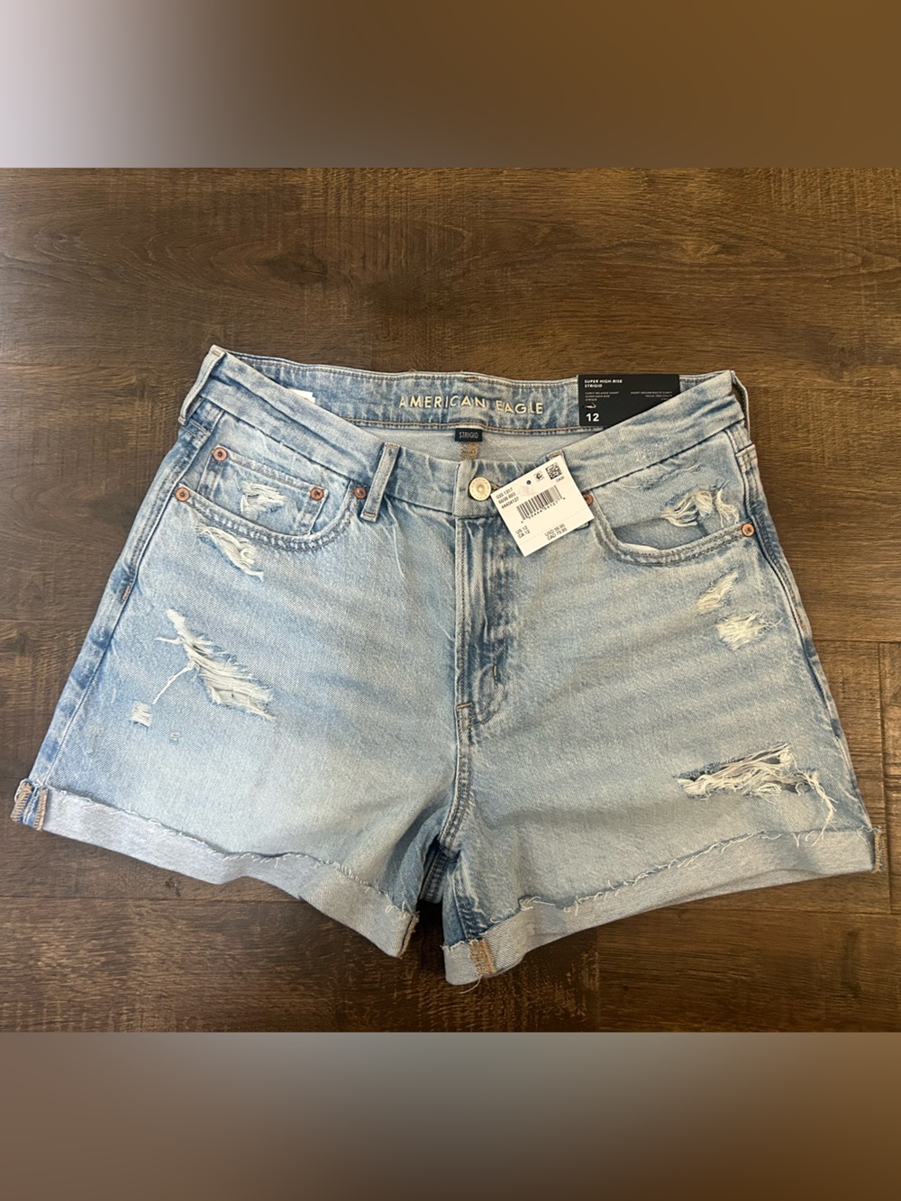 Brand New American Eagle Outfitters Light Wash Distressed Denim Shorts size 12